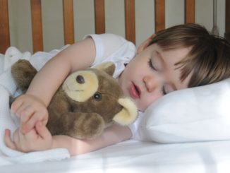 как приучить ребенка спать в своей кроватке